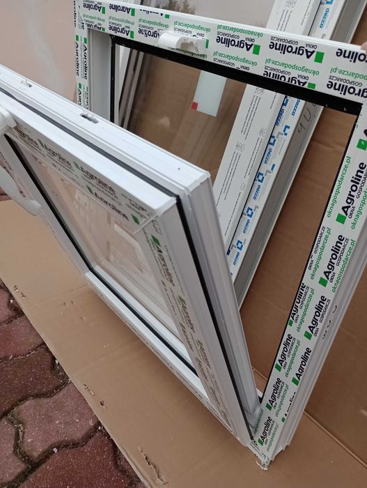 okno PCV szer.70 x wys.60 złoty dąb,antracyt i inne techniczne