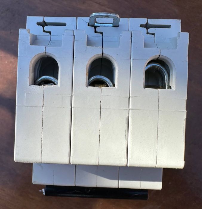 Автоматичний вимикач  ABB SZ203-B20