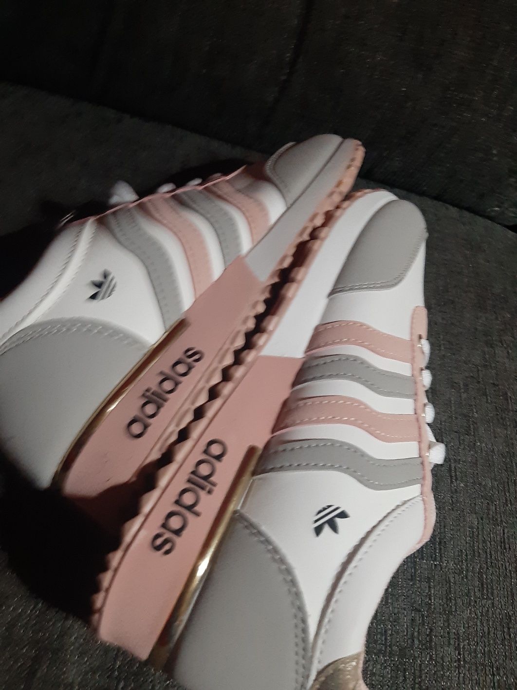 Sapatilhas novas adidas