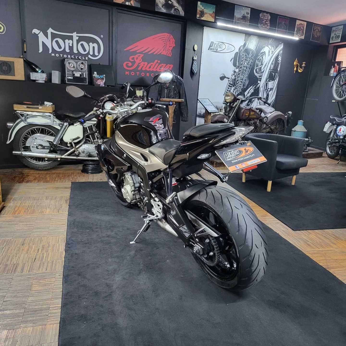 BMW S1000R 160cv