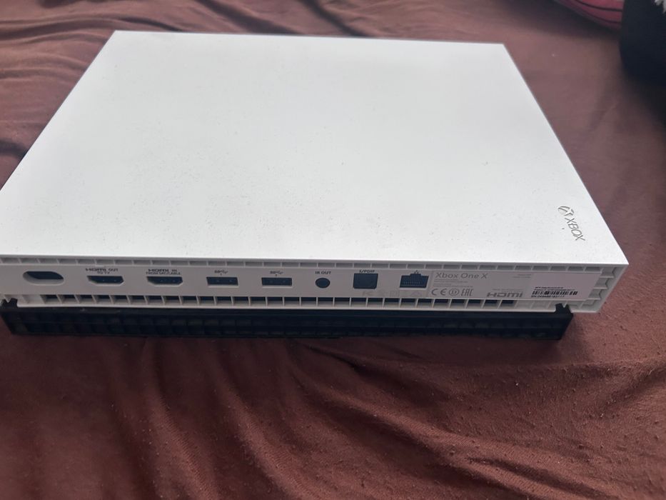 Sprzedam Xbox one x