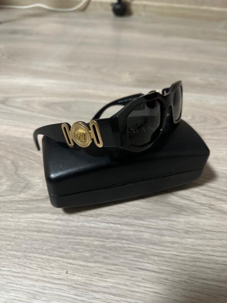 Очки женские versace оригинал.