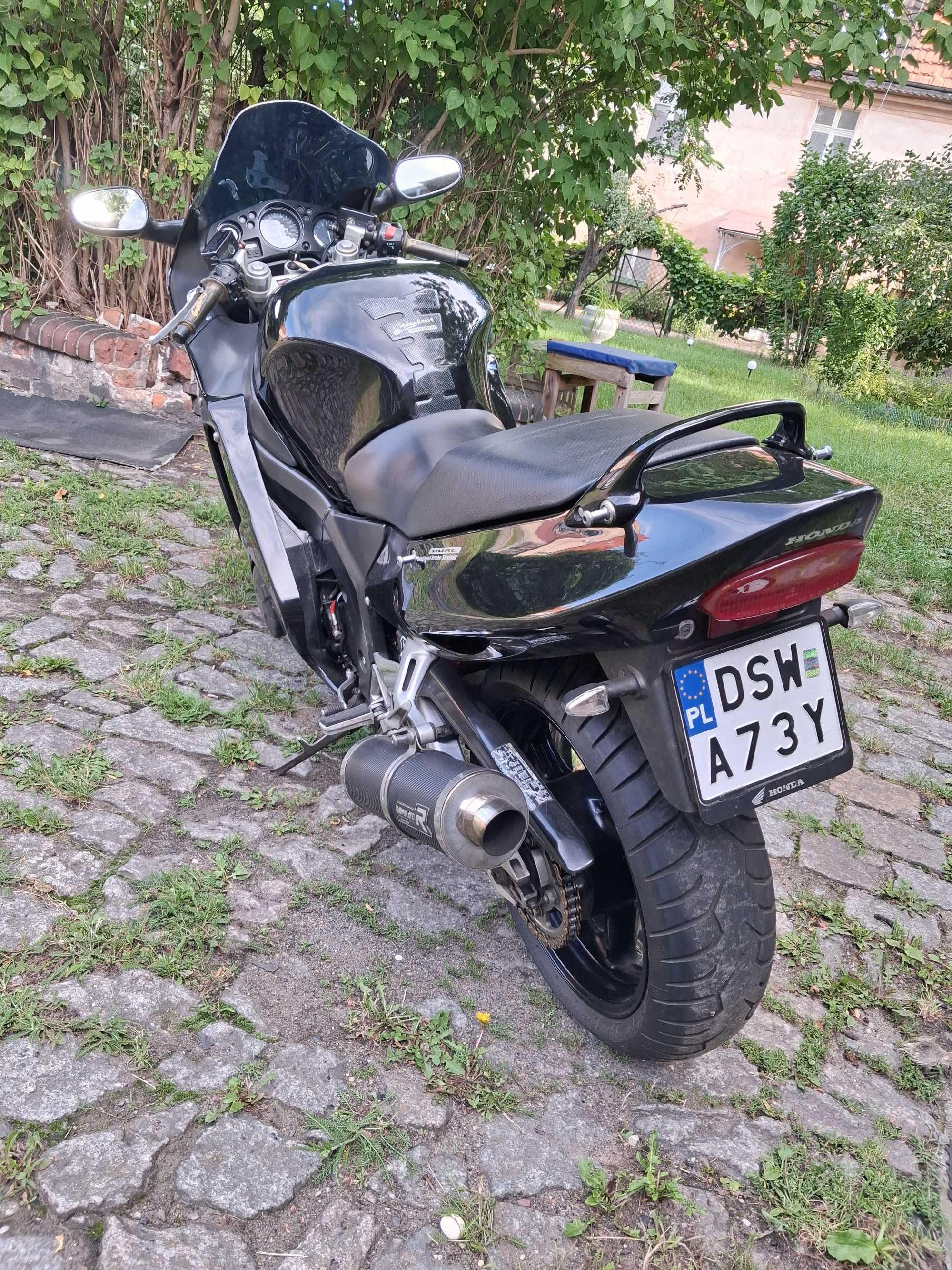 Honda CBR 1100 XX blackbird zadbana 6 lat w jednych rękach