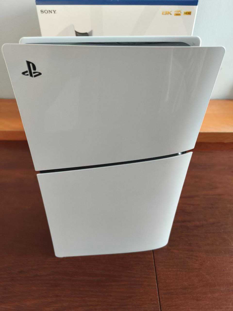 Sprzedaje Playstation 5 1 tb z dwoma grami