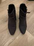 Botas pretas senhora tamanho 39
