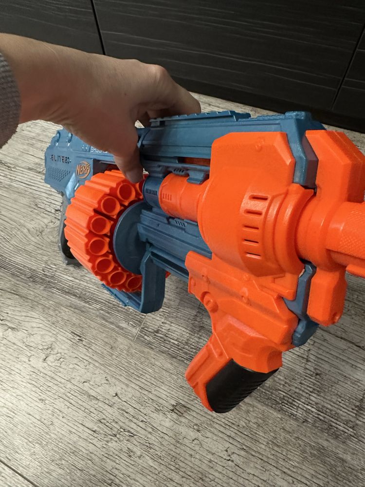 Автомат NERF в ідеальному стані