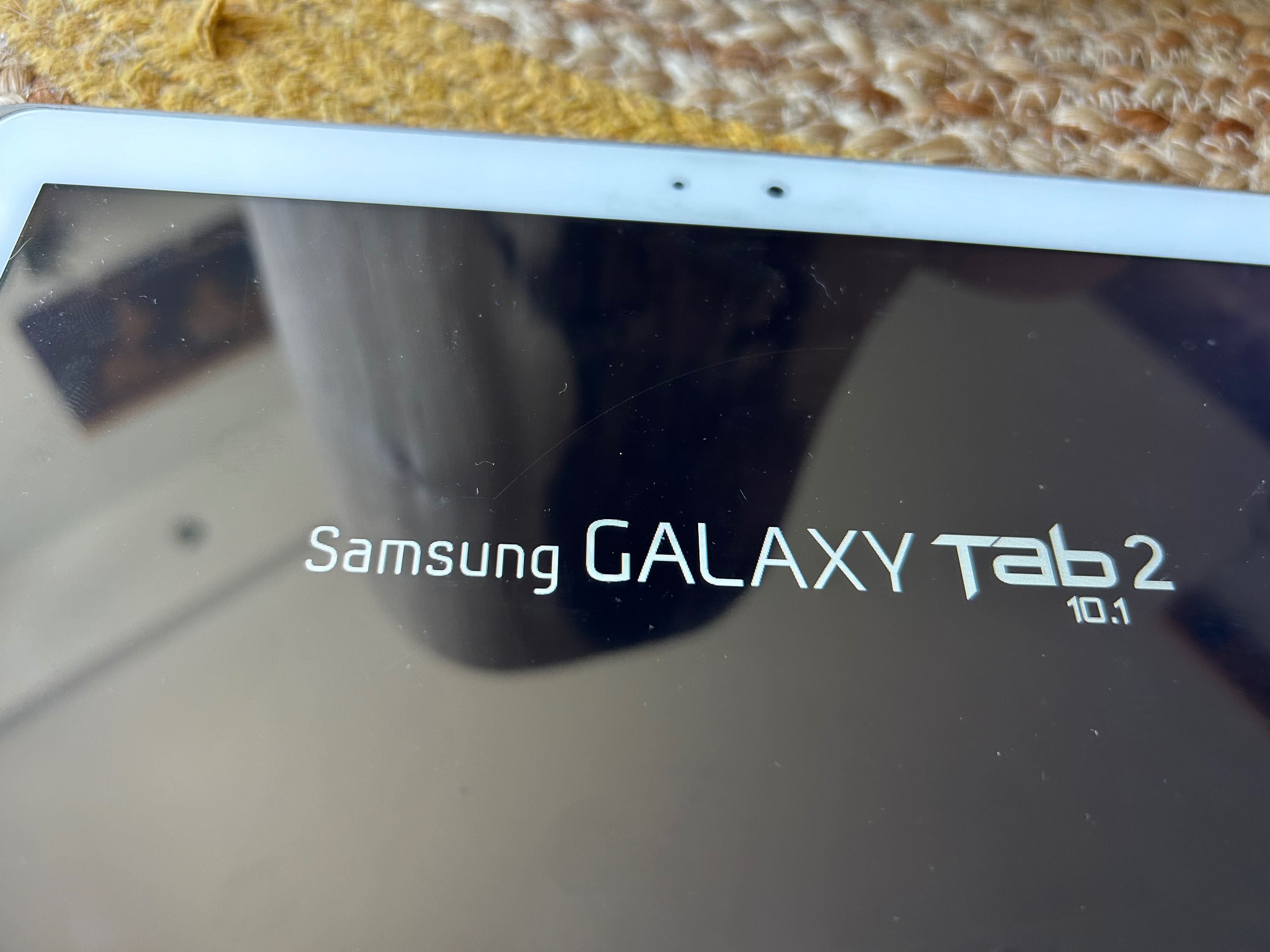 Tablet Galaxy TAB 2 GT-P5100 - 16Gb , 3g, WiFi, BT , okablowanie