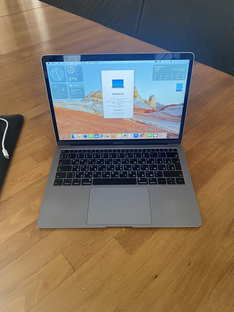 MacBook Air 2019 silver / i5,16 RAM/256Gb Retina