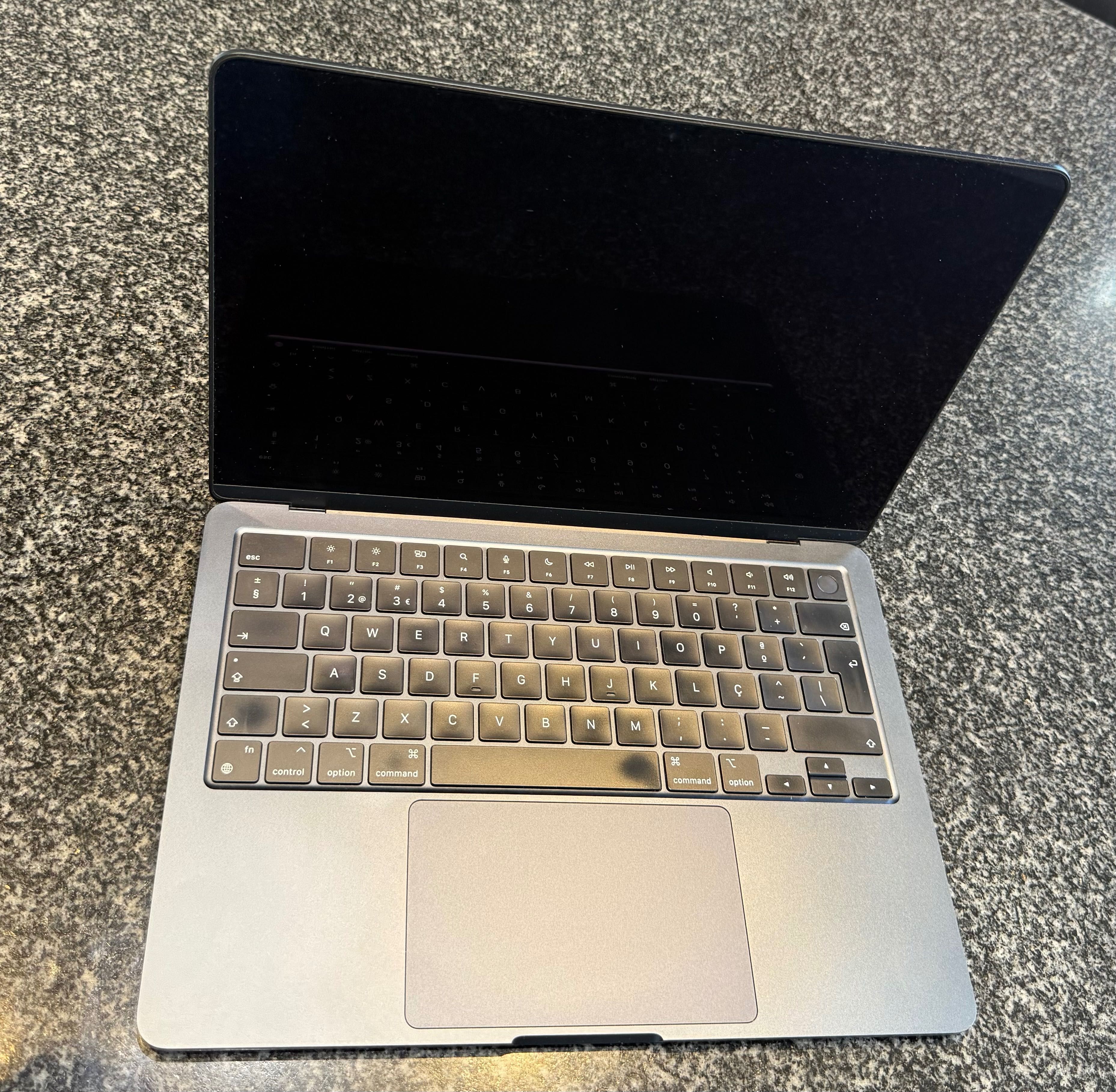 MacBook Air M2 16GB / 256GB com garantia - Como NOVO