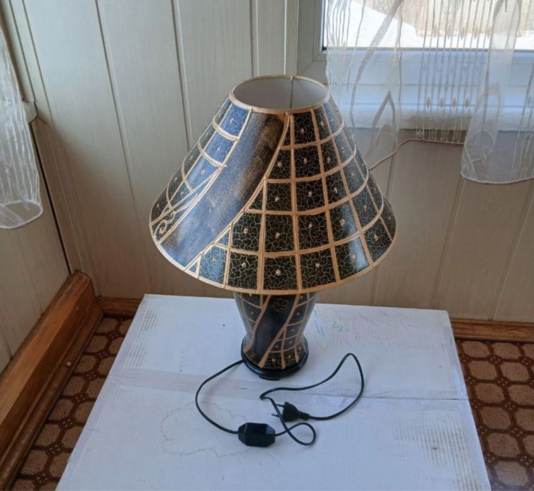 Настольная  прикроватная лампа с абажуром торшер