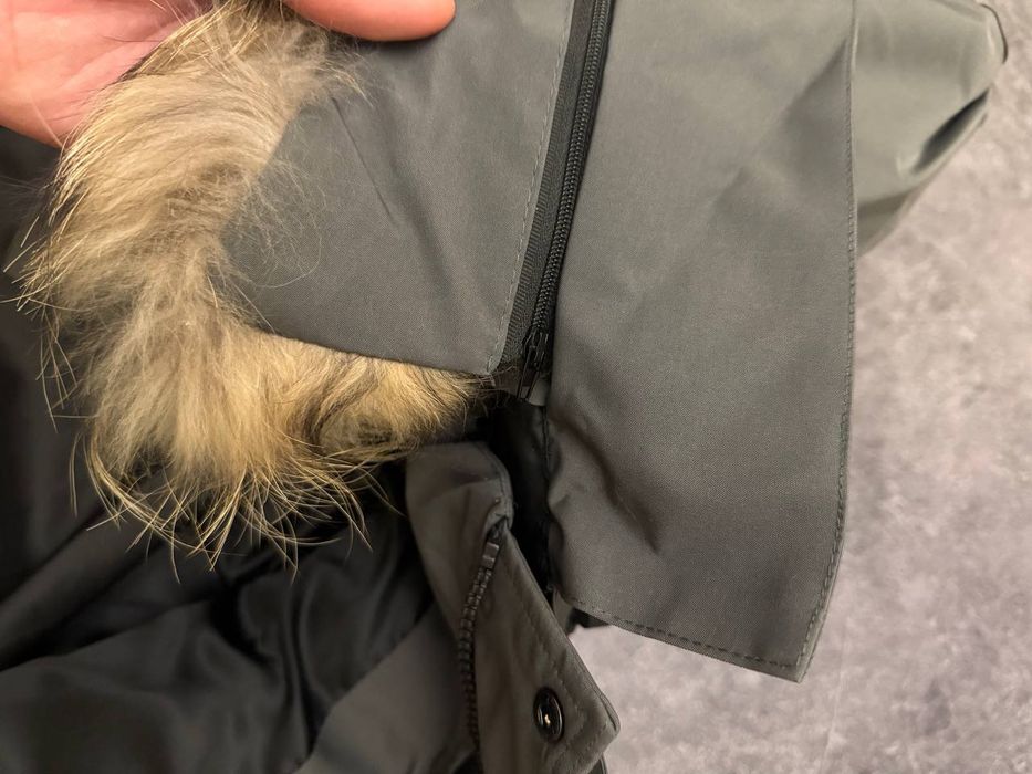 Canada Goose Puffer Jacket Grey Black Logo