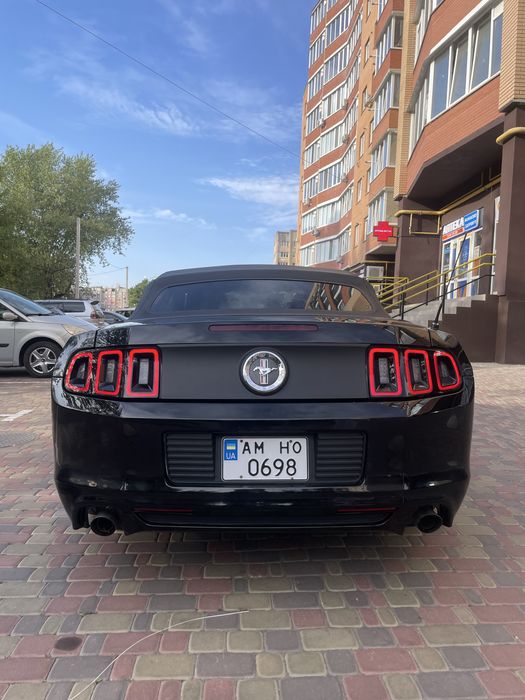 Ford Mustang 3.7i AT