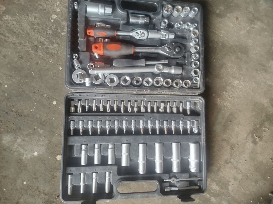 Продам набор ключей новый