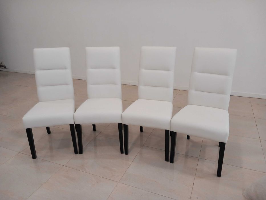 Conjunto 4 cadeiras Brancas de Home Staging