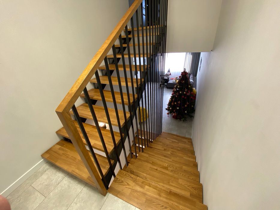 Сходи. Виготовлення сходів на замовлення.