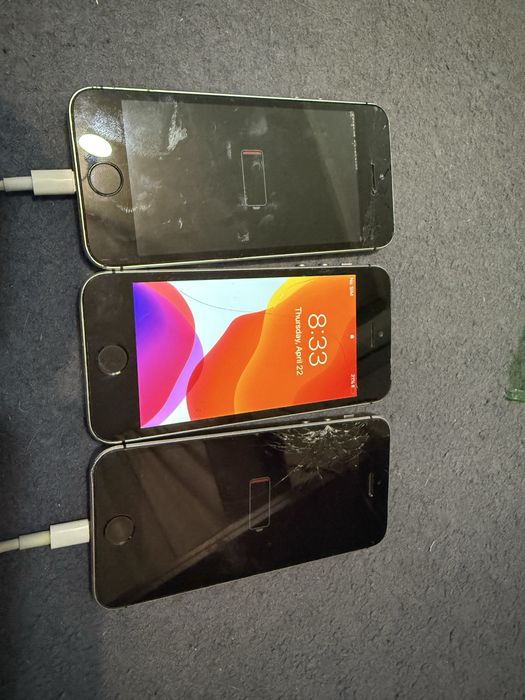 Продам лот iphone se