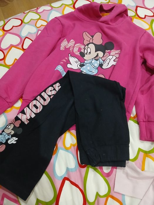 Conjuntos com carda 8 anos 5€ cada