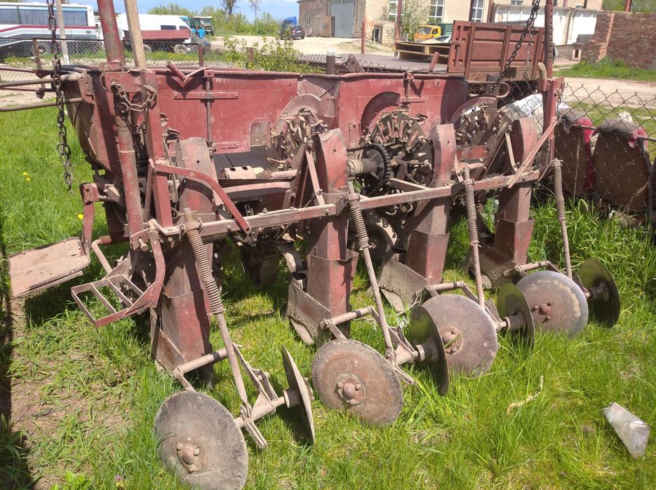 Картоплесаджалка КС 4Б