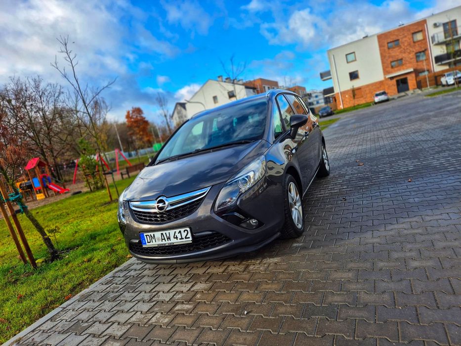 Opel Zafira C*Niemcy*Wersja Tourer R CDTi*Navi*Grzane fotele
