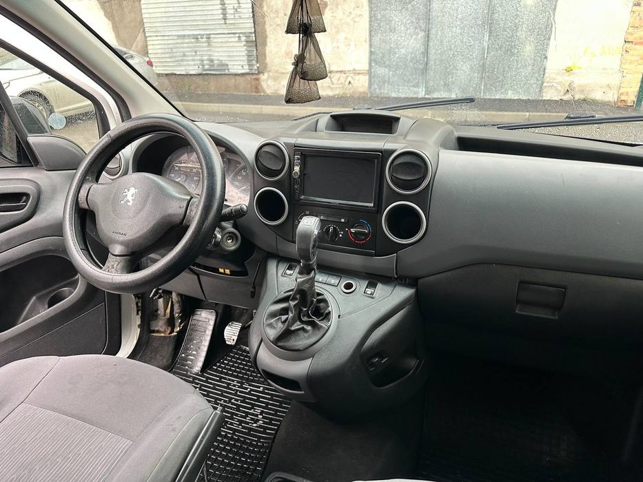 Peugeot Partner 2013 рік