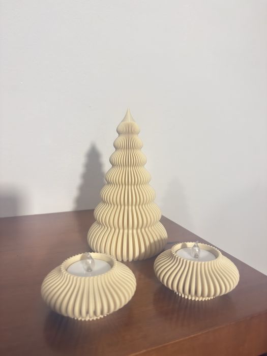 Conjunto árvore de natal e suportes velas led