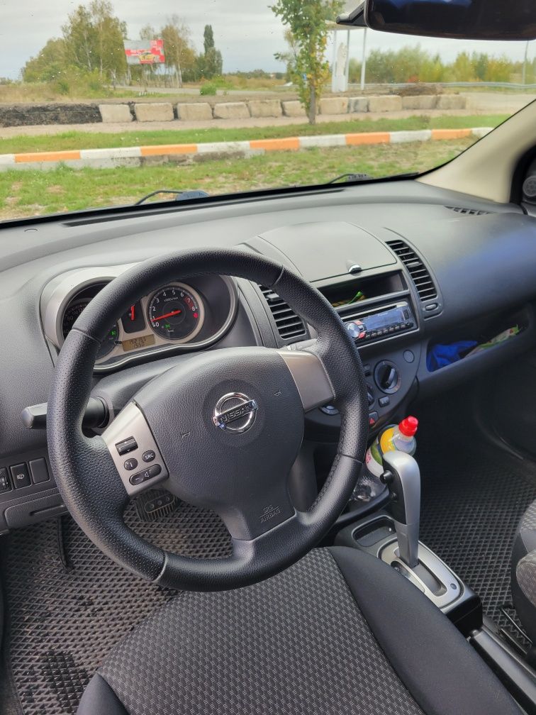 Nissan  note 1,6 automatic