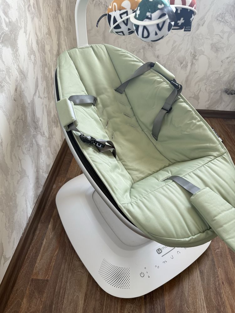 Заколисуючий центр 4moms mamaRoo 5.0
