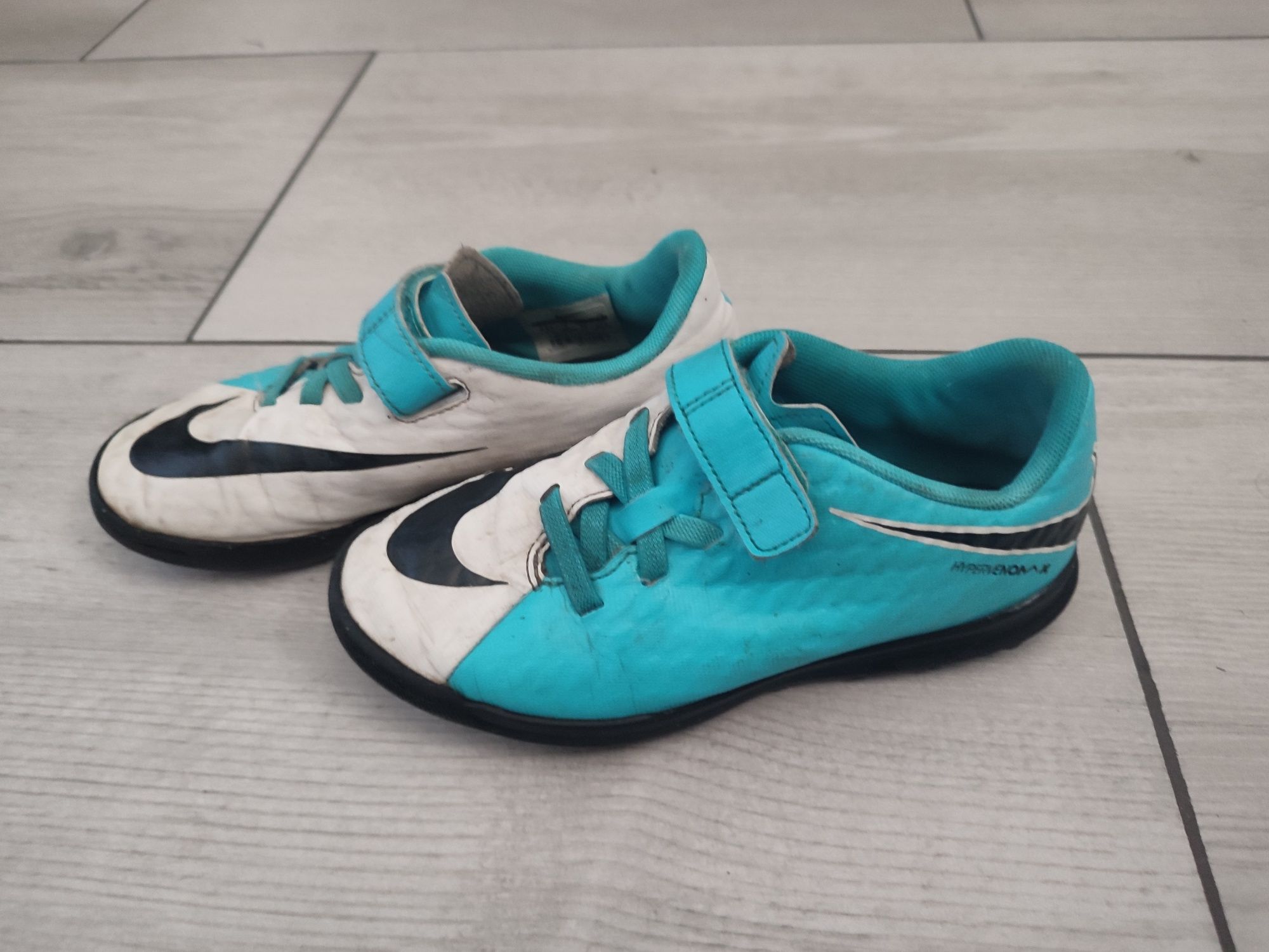 Turfy Nike 34 buty do piłki nożnej