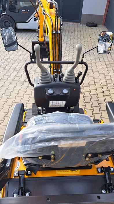 Minikoparka Windstorm XN10, Rhinoceros, 850kg, NEX, Koop,skrętne ramię