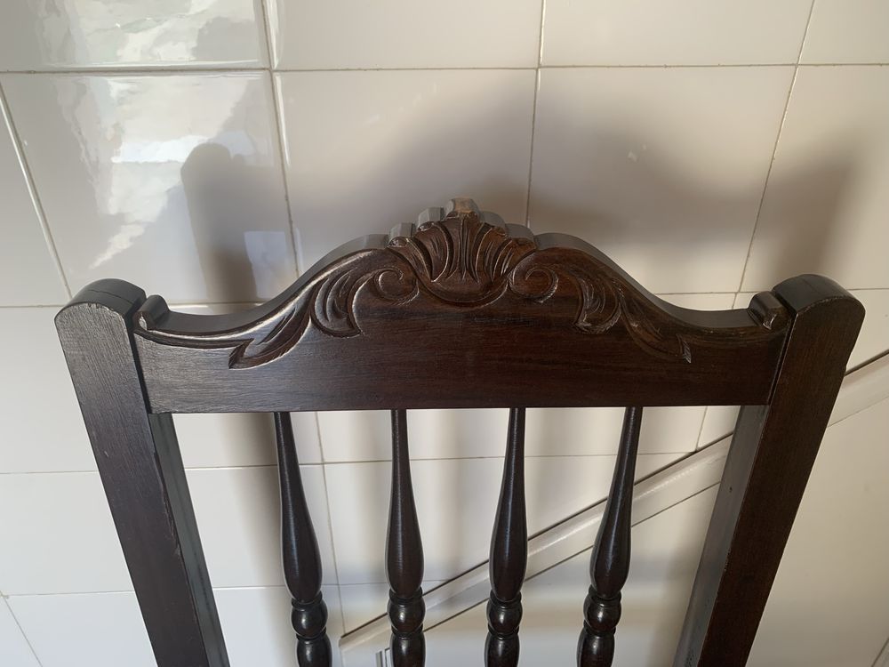 Cadeiras com fundo em palhinha - 2