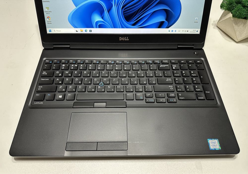 Dell Latitude 5580 15,6"FHD IPS | i7-7820HQ 8Core|16Gb DDR4 |SSD 480Gb