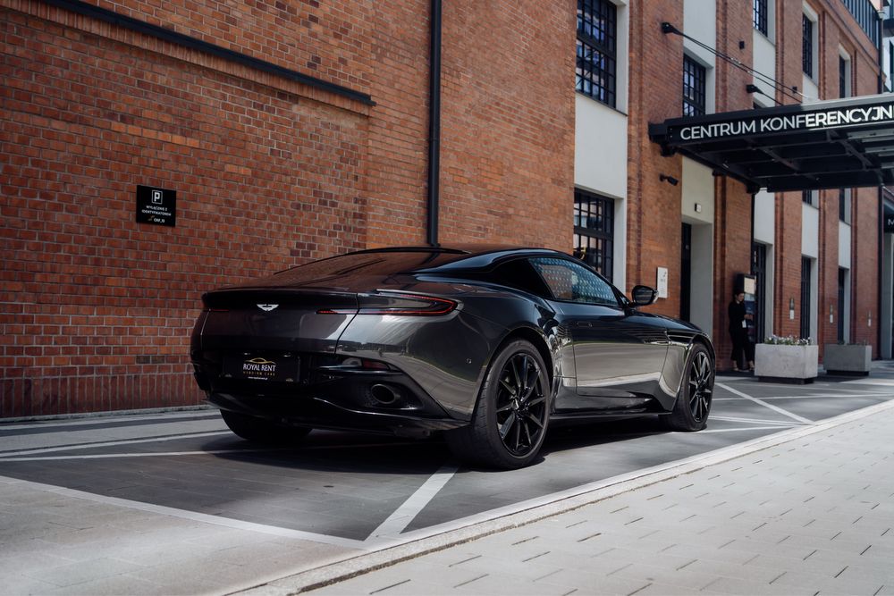 Aston Martin DB11 do ślubu, auto do ślubu, samochód do ślubu,wesele