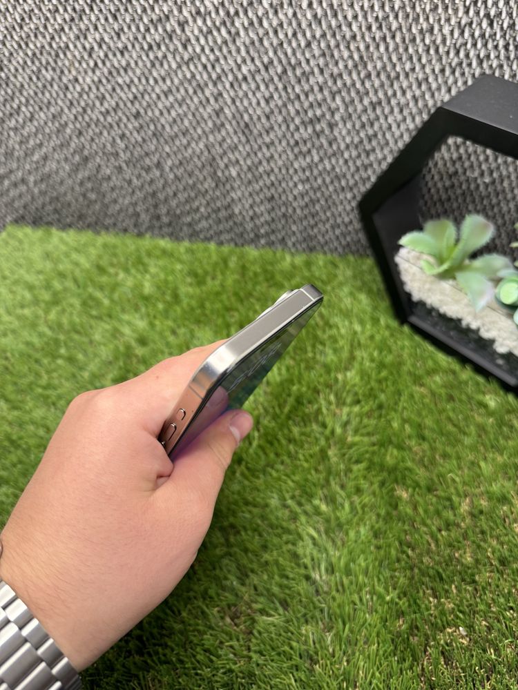 iPhone 15 Pro Max 256Gb NeverLock АКБ 95% Natural Titanium