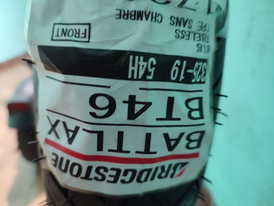 Дві Bridgestone BT46 3.25 R19