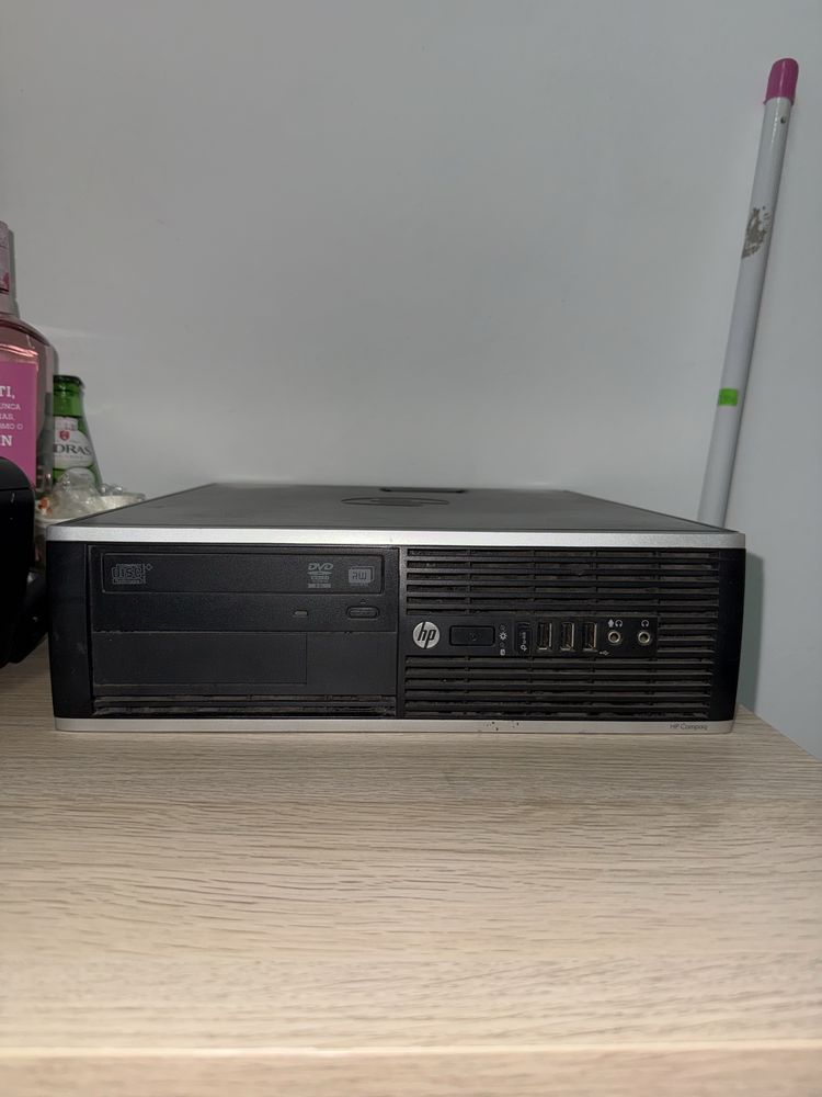 computador utilazado em estabelecimento