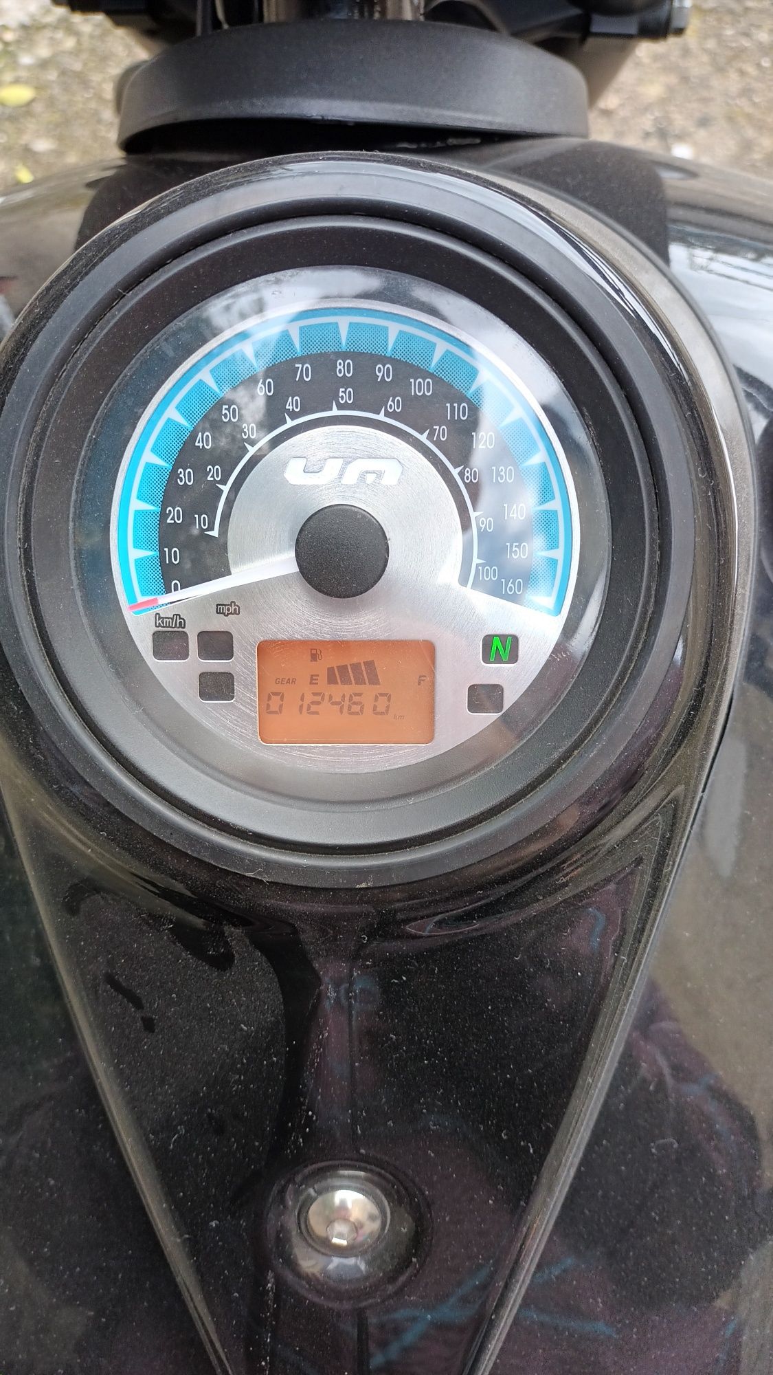 Moto UM commando 125cc