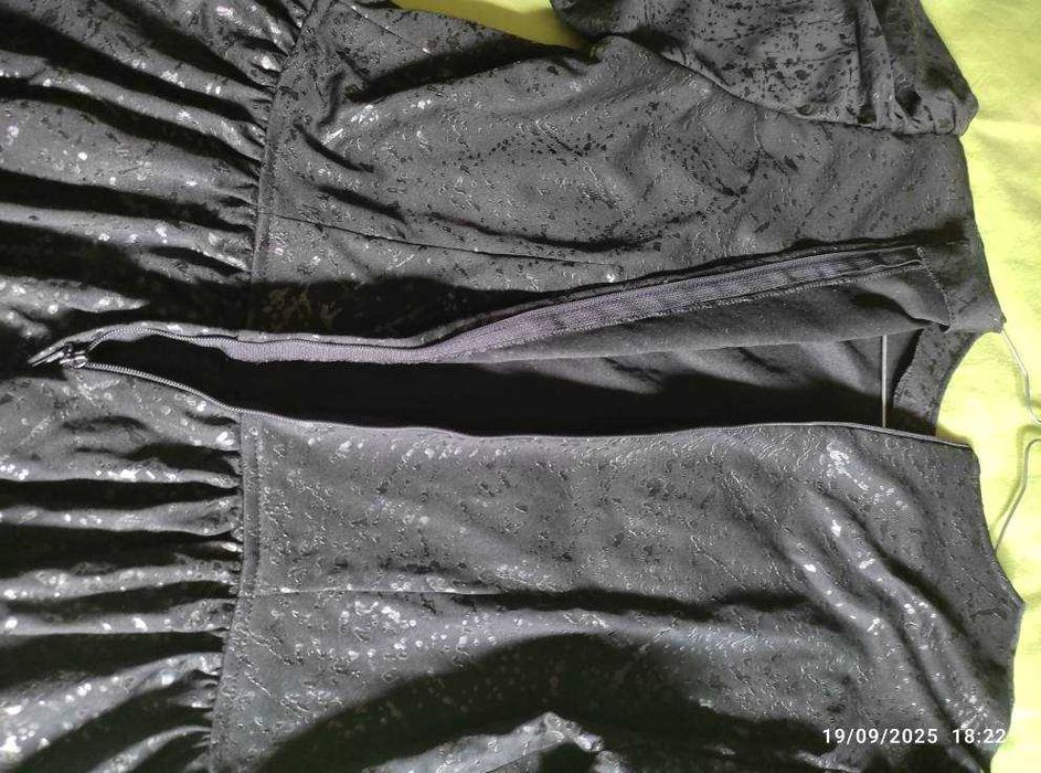 Blusa preta brilhante  de cerimónia tamanho  38