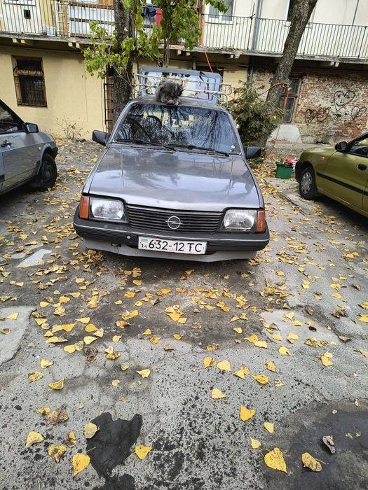 Опель аскона повний інжектор.