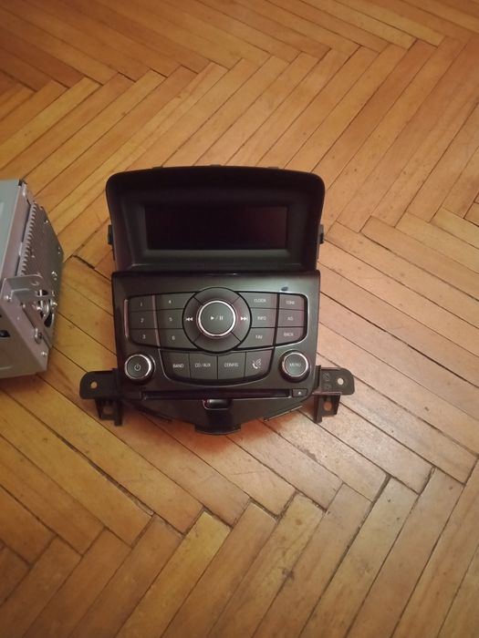 Панель управления с информационным дисплеем Chevrolet cruze 2012