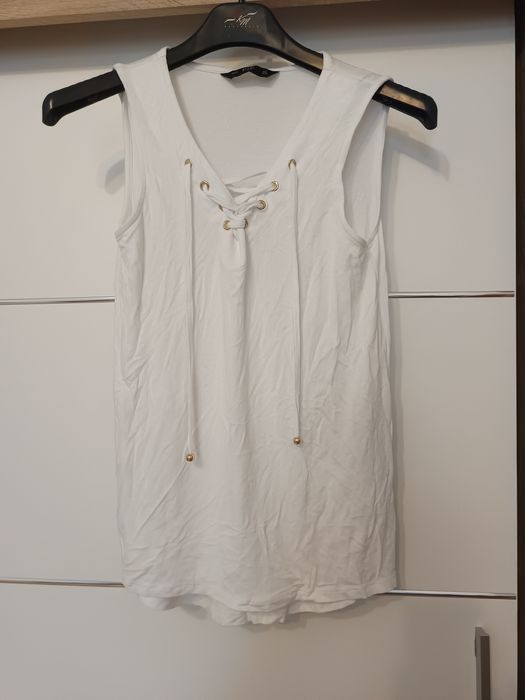 Biała wiskozowa bluzka damska z ozdobnym dekoltem hit viral vintage