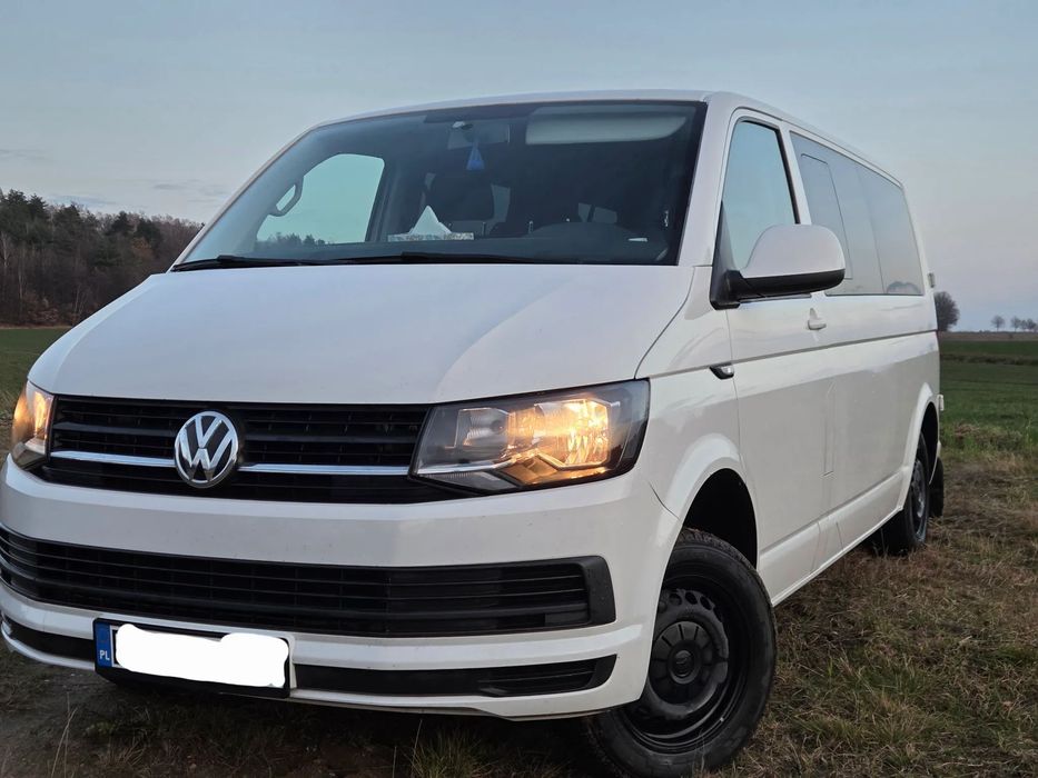 Volkswagen Caravelle 2.0 Caravella Long 2016/2017 biała zadbana