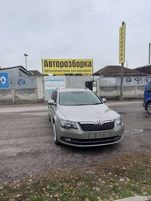 Комплектний перед Skoda Superb 2 бампер крила капот LF8H-4K4K Суперб2