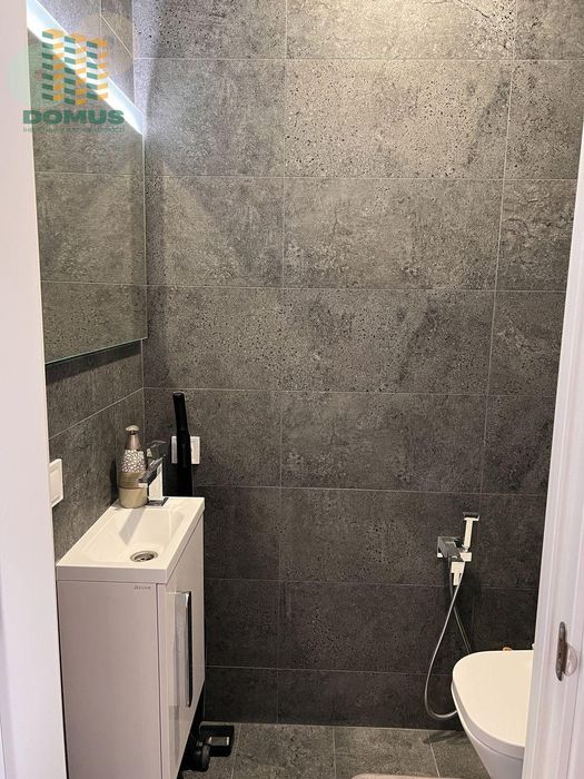 Продам! 2 комн квартира с ремонтом. ЖК Маршал Сити, Таирова