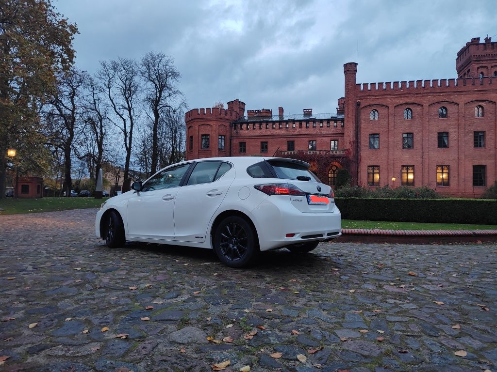 Niezawodny i stylowy Lexus CT 200 H HYBRYDA biała perła PRYWATNIE !!