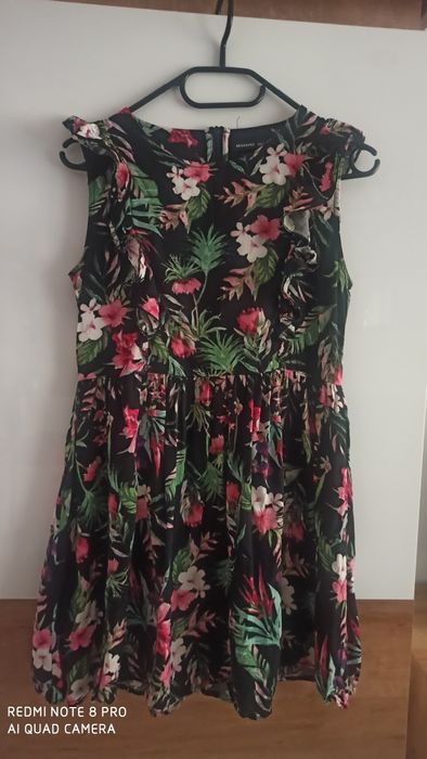 Sukienka dziewczęca, rozmiar 158, Reserved.