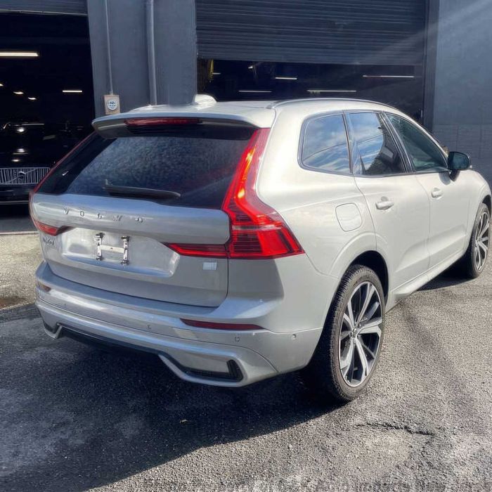 Volvo XC60      2022
