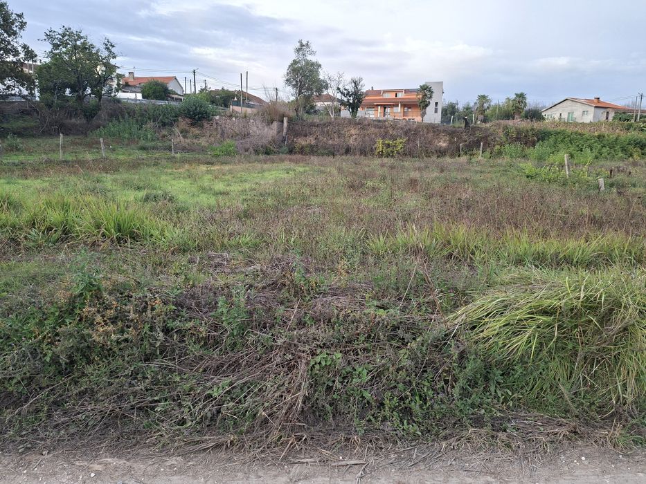 Vendo terreno com 1000m2 para construção de pré fabricados.