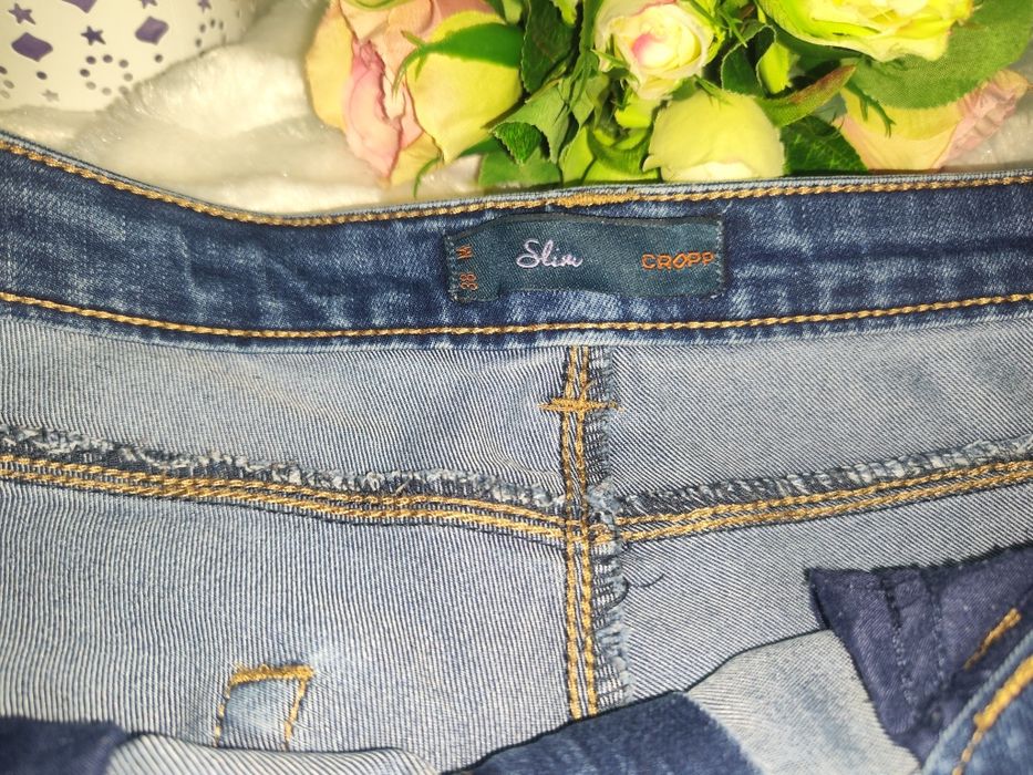 Jeansy Cropp rozmiar z metki M L