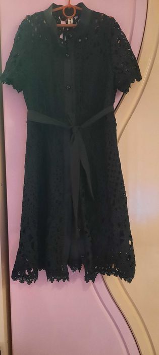 Сукня чорна без рукавів мереживна