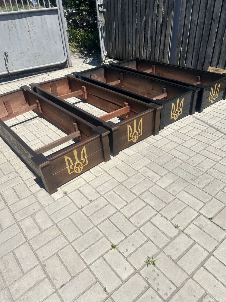 Надгробие из дерева